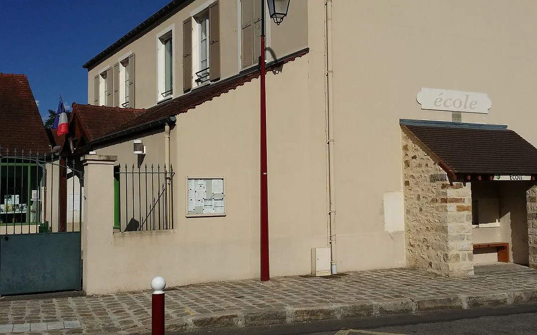 découvrez l'histoire fascinante de saint-germain-sur-école, un village français riche en patrimoine et en traditions. plongez dans ses origines, son évolution à travers les siècles et son rôle dans la région, tout en explorant ses monuments et son héritage culturel.