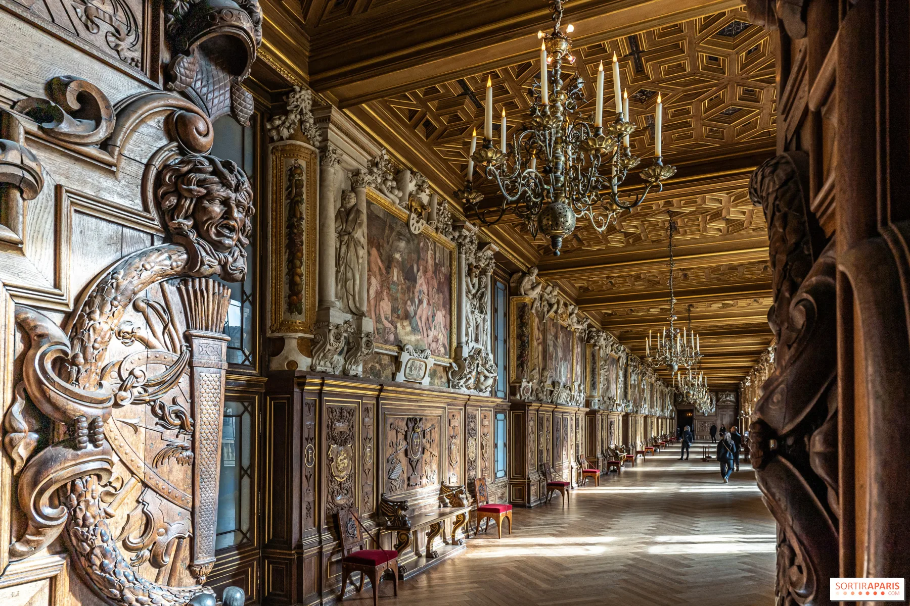 découvrez fontainebleau, un joyau du patrimoine français, où l'histoire rencontre le tourisme. explorez son château emblématique, ses jardins sublimes et les forêts environnantes, tout en plongeant dans les récits fascinants qui ont façonné cette ville au fil des siècles.