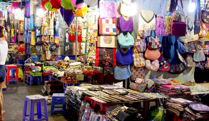 découvrez les marchés nocturnes chinois à paris, une expérience unique où l'authenticité culinaire et l'artisanat traditionnel se mêlent. savourez des mets savoureux, explorez des stands colorés et plongez dans une ambiance festive en plein cœur de la capitale.
