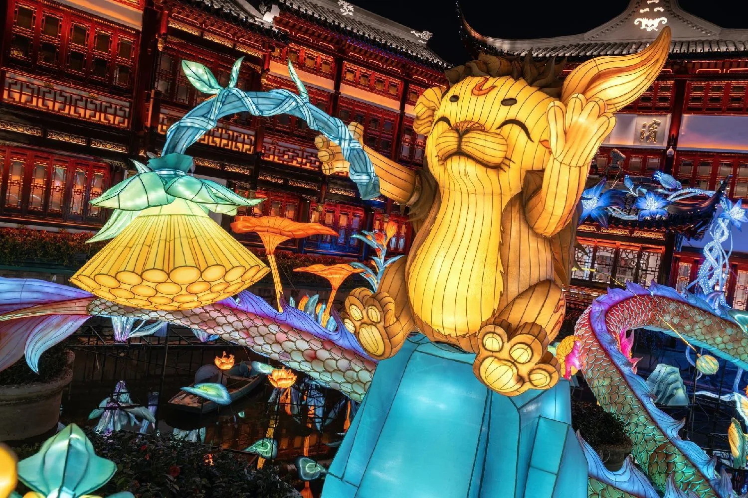 découvrez l'effervescence des marchés nocturnes chinois à paris, un véritable voyage au cœur des saveurs et des traditions asiatiques. explorez des stands colorés, dégustez des spécialités culinaires authentiques et plongez dans une ambiance festive unique sous les lumières de la ville lumière.
