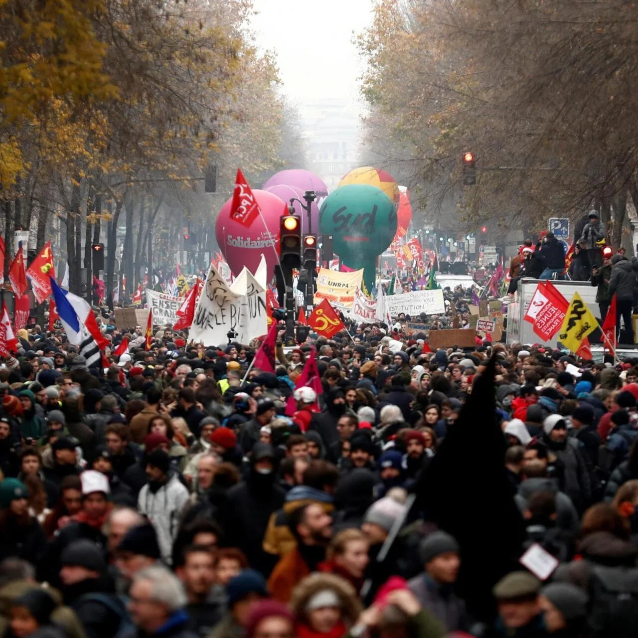 découvrez les mobilisations pacifiques en île-de-france, un véritable symbole d'engagement citoyen pour le changement social et environnemental. rejoignez le mouvement et participez à ces actions collectives qui visent à promouvoir la paix et la justice.