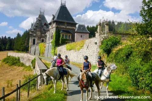 découvrez les meilleures idées de randonnées pour un week-end inoubliable en mai. explorez des paysages magnifiques, respirez l'air frais et profitez de la nature à travers des sentiers adaptés à tous les niveaux. préparez-vous pour des aventures en plein air qui revitaliseront votre esprit et votre corps.