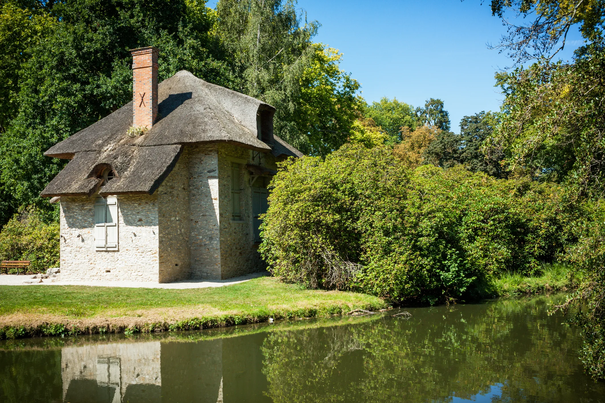découvrez les meilleures escapades en île-de-france : des paysages enchanteurs, des châteaux historiques et des activités uniques à explorer près de paris. parfait pour une sortie en famille, un week-end romantique ou une aventure entre amis !