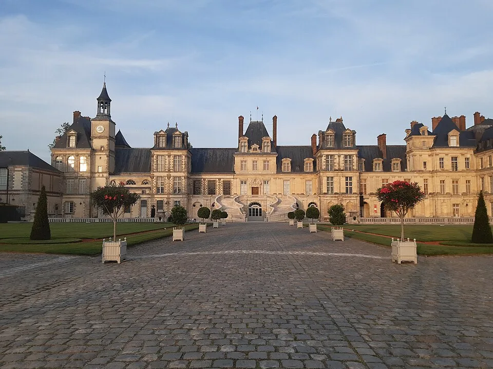 découvrez la magie de la nuit des musées au château de fontainebleau, une soirée exceptionnelle où art et histoire se rencontrent. profitez d'expositions uniques, d'animations passionnantes et d'une ambiance féerique dans l'un des plus beaux châteaux de france. ne manquez pas cette expérience culturelle inoubliable !