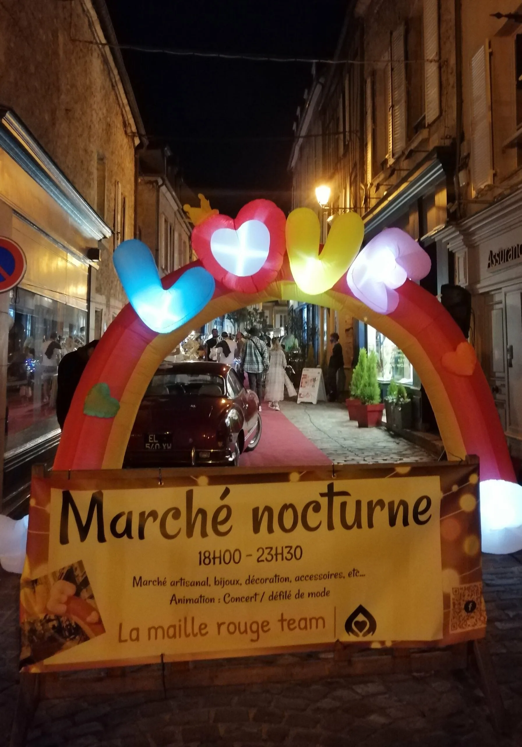 découvrez le marché nocturne de coulommiers, une expérience culinaire unique où se mêlent artisans locaux, produits frais et ambiance conviviale. profitez d'une soirée animée par des concerts et des animations pour toute la famille, tout en savourant des délices régionaux. rejoignez-nous pour une sortie inoubliable sous les étoiles!