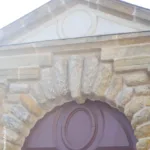 Porche historique du Mur de Ferrare