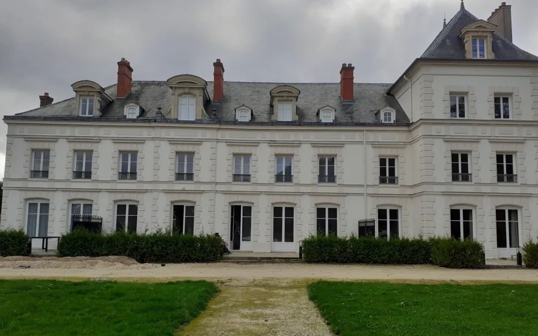 Vivez une expérience unique en passant une nuit au château de Fleury-en-Bière !