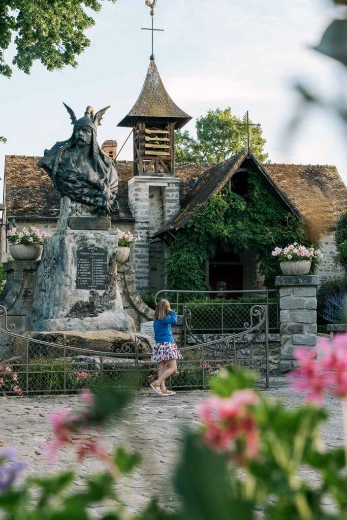 découvrez les endroits surprenants à explorer en seine-et-marne : lieux insolites, paysages cachés, patrimoine méconnu et sorties inédites pour des aventures inoubliables près de paris.