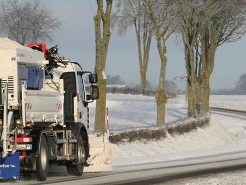 Un violent incendie embrase le Burger King de Vaux-le-Pénil pendant la nuit