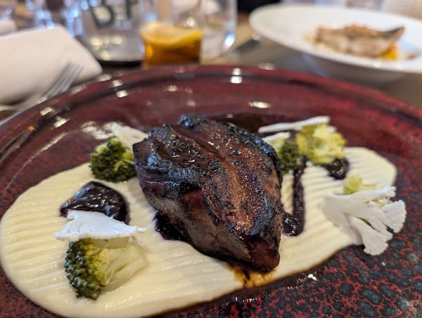 découvrez les meilleures adresses gourmandes à fontainebleau pour savourer des plats délicieux et des spécialités locales dans un cadre charmant.